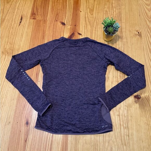 Nike Therma Sphere Element Long Sleeve Crew Top Womens Size XS 918014 Purple - Picture 16 of 16